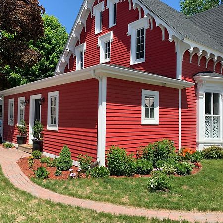 The Red House Fredericton Exterior foto