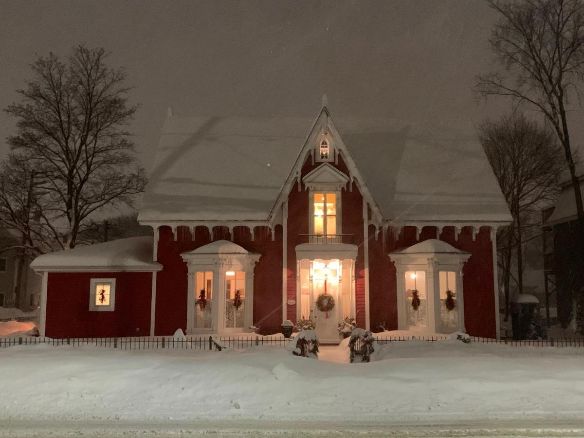 The Red House Fredericton Exterior foto