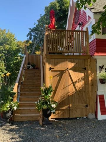 The Red House Fredericton Exterior foto