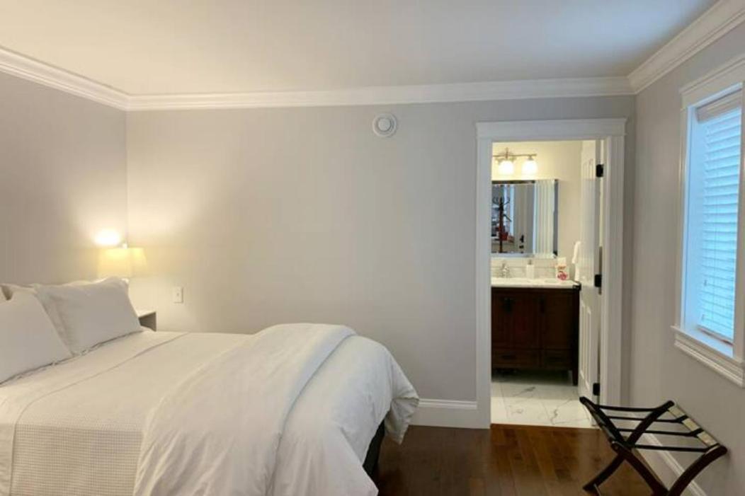 The Red House Fredericton Quarto foto